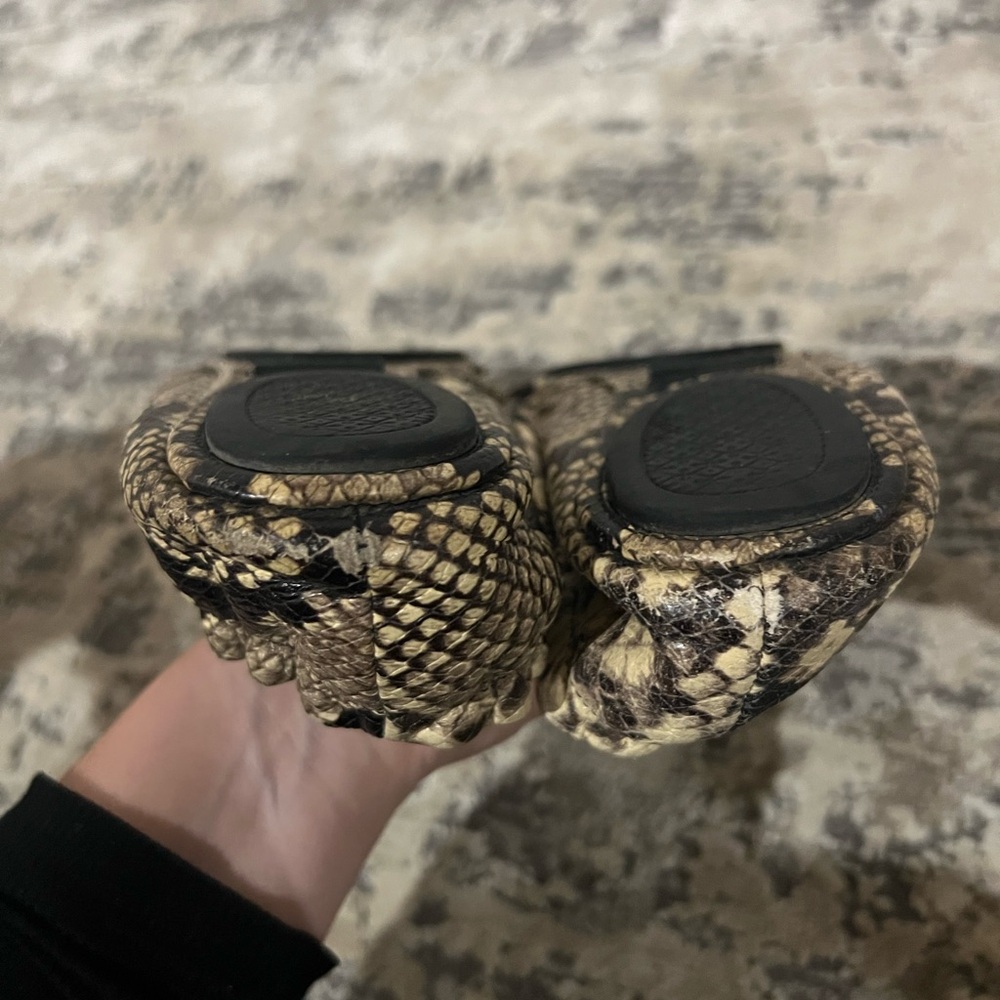 Tory Burch Beige/Brown Python Embossed Leather Ba… - image 4